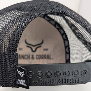 Gorra Ranch & Corral Palenque Negra Trucker Plana