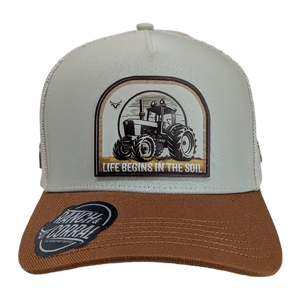 Gorra Ranch & Corral Life Begins Beige Café Trucker Semicurva Snapback