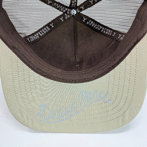 Gorra Yellowstone Dutton Ranch Crema Café Trucker Semicurva Snapback