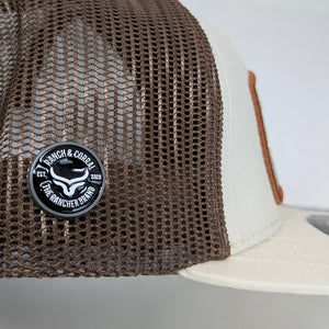 Gorra Yellowstone Bison Ranch Crema Café Trucker Semicurva Snapback