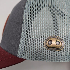 Gorra Ranch & Corral Country Growers Gris Rojo Vino Trucker Semicurva Snapback